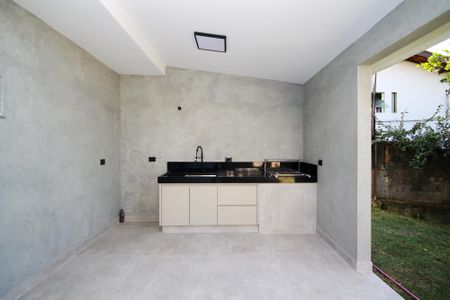 Casa de condomínio para alugar com 403m², 3 quartos e 5 vagas Casa de condomínio para alugar com 403m², 3 quartos e 5 vagasChurrasqueira