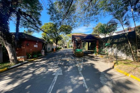 Casa de condomínio para alugar com 403m², 3 quartos e 5 vagas Casa de condomínio para alugar com 403m², 3 quartos e 5 vagasFachada Condomínio