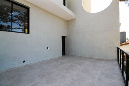Casa de condomínio para alugar com 403m², 3 quartos e 5 vagas Casa de condomínio para alugar com 403m², 3 quartos e 5 vagasVaranda Sala 2