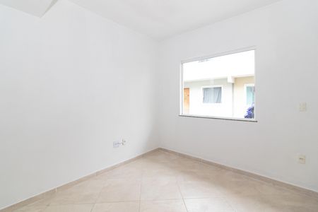 Sala de casa de condomínio para alugar com 2 quartos, 62m² em Bento Ribeiro, Rio de Janeiro