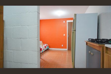 Cozinha  de apartamento à venda com 2 quartos, 38m² em Mário Quintana, Porto Alegre