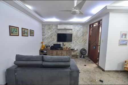 Casa para alugar com 300m², 3 quartos e 1 vaga Casa para alugar com 300m², 3 quartos e 1 vagaSala