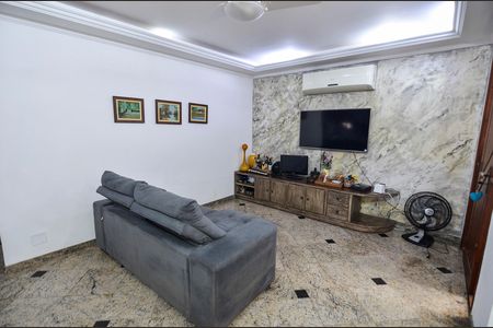 Sala de casa para alugar com 3 quartos, 300m² em Vila Isabel, Rio de Janeiro