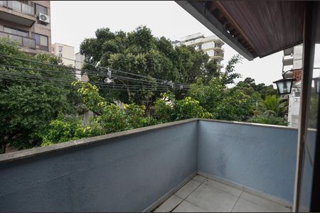 Casa para alugar com 300m², 3 quartos e 1 vaga Casa para alugar com 300m², 3 quartos e 1 vagaTerraço