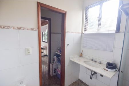 Casa para alugar com 300m², 3 quartos e 1 vaga Casa para alugar com 300m², 3 quartos e 1 vagaBanheiro 1