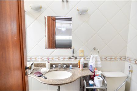 Casa para alugar com 300m², 3 quartos e 1 vaga Casa para alugar com 300m², 3 quartos e 1 vagaBanheiro da Suíte 2
