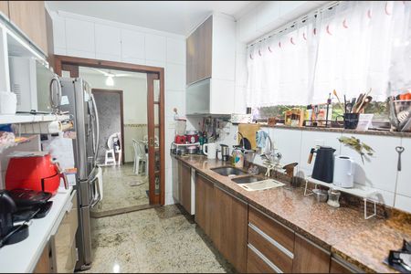 Casa para alugar com 300m², 3 quartos e 1 vaga Casa para alugar com 300m², 3 quartos e 1 vagaCozinha
