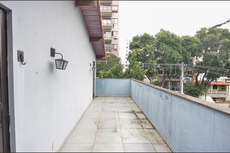 Casa para alugar com 300m², 3 quartos e 1 vaga Casa para alugar com 300m², 3 quartos e 1 vagaTerraço