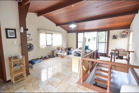 Casa para alugar com 300m², 3 quartos e 1 vaga Casa para alugar com 300m², 3 quartos e 1 vagaTerraço
