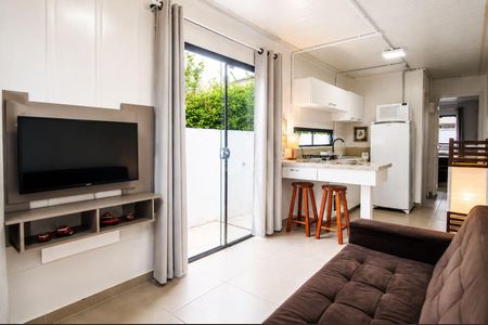 Sala de apartamento para alugar com 1 quarto, 40m² em Rio Tavares, Florianópolis