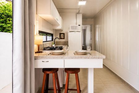 Cozinha de apartamento para alugar com 1 quarto, 40m² em Rio Tavares, Florianópolis