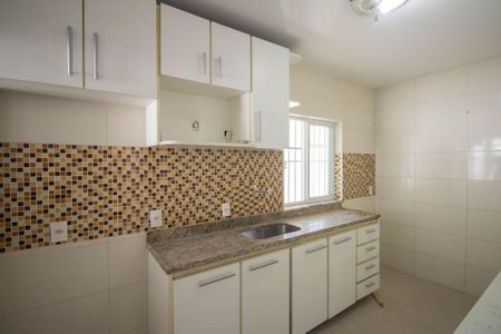 Casa para alugar com 150m², 2 quartos e 2 vagasCozinha