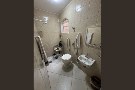 Casa à venda com 280m², 6 quartos e 3 vagas Casa à venda com 280m², 6 quartos e 3 vagasBanheiro da Suíte 1
