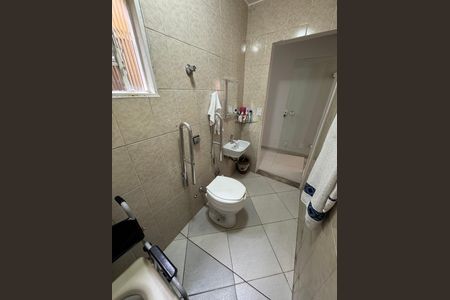 Casa à venda com 280m², 6 quartos e 3 vagas Casa à venda com 280m², 6 quartos e 3 vagasBanheiro da Suíte 1