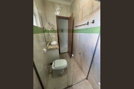Casa à venda com 280m², 6 quartos e 3 vagas Casa à venda com 280m², 6 quartos e 3 vagasBanheiro 1