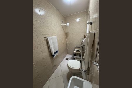Casa à venda com 280m², 6 quartos e 3 vagas Casa à venda com 280m², 6 quartos e 3 vagasBanheiro da Suíte 1