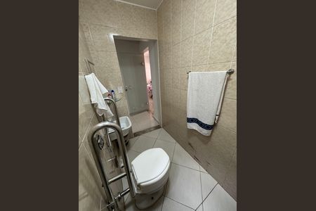Casa à venda com 280m², 6 quartos e 3 vagas Casa à venda com 280m², 6 quartos e 3 vagasBanheiro da Suíte 1