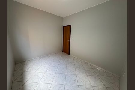 Casa à venda com 280m², 6 quartos e 3 vagas Casa à venda com 280m², 6 quartos e 3 vagasQuarto 3