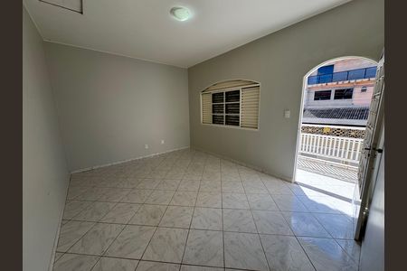 Casa à venda com 280m², 6 quartos e 3 vagas Casa à venda com 280m², 6 quartos e 3 vagasQuarto 1