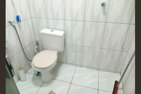 Banheiro de casa para alugar com 3 quartos, 105m² em Palmeiras, Belo Horizonte
