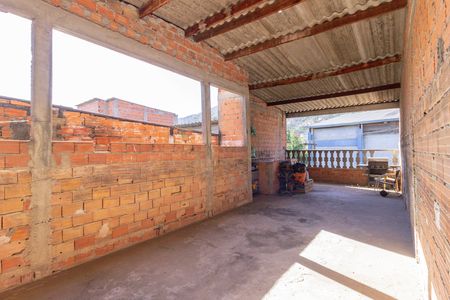 Quintal de casa para alugar com 2 quartos, 82m² em Estância Jaraguá, São Paulo