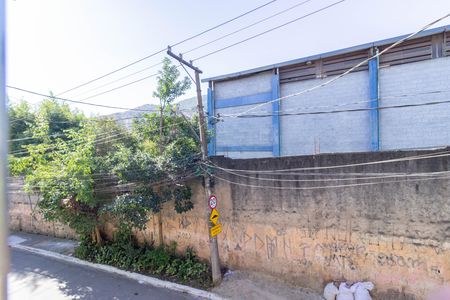 Vista Quarto 1 de casa para alugar com 2 quartos, 82m² em Estância Jaraguá, São Paulo