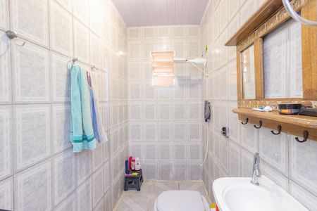 Banheiro de casa para alugar com 2 quartos, 82m² em Estância Jaraguá, São Paulo