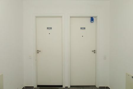 Apartamento para alugar com 42m², 2 quartos e sem vagaÁrea comum - Saguão do andar - Lockbox instalada
