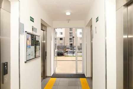 Apartamento para alugar com 42m², 2 quartos e sem vagaÁrea comum - Saguão do prédio