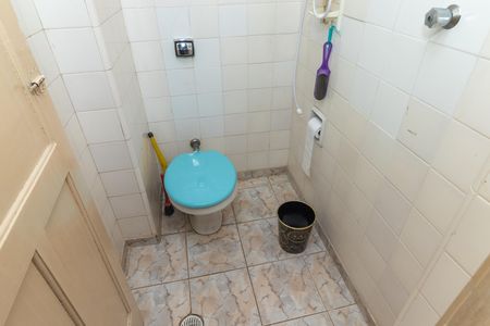 Apartamento à venda com 74m², 2 quartos e sem vaga Apartamento à venda com 74m², 2 quartos e sem vagaBanheiro de Serviço