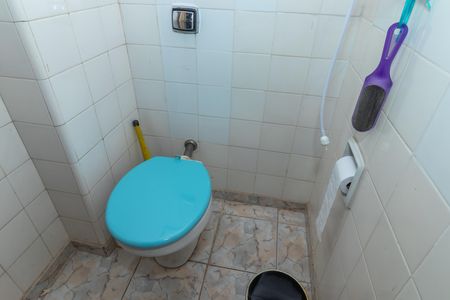Apartamento à venda com 74m², 2 quartos e sem vaga Apartamento à venda com 74m², 2 quartos e sem vagaBanheiro de Serviço