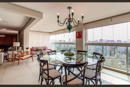 Apartamento à venda com 3 quartos, 210m² em Vila Olímpia, São Paulo