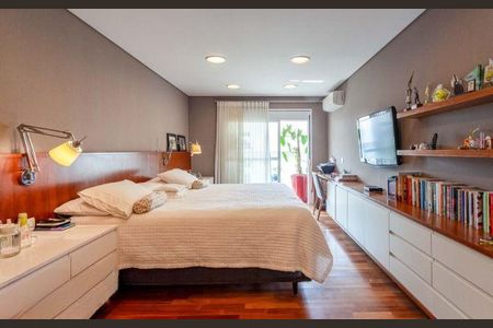 Apartamento à venda com 3 quartos, 210m² em Vila Olímpia, São Paulo