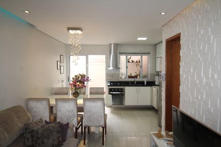 Casa de condomínio à venda com 100m², 2 quartos e 2 vagasSala / Cozinha
