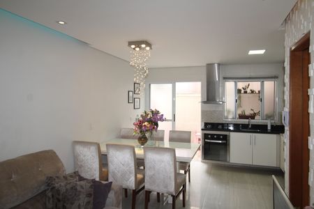 Casa de condomínio à venda com 100m², 2 quartos e 2 vagasSala / Cozinha