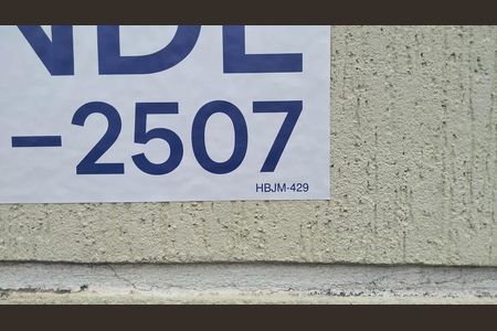 Casa de condomínio à venda com 100m², 2 quartos e 2 vagas Casa de condomínio à venda com 100m², 2 quartos e 2 vagasFachada