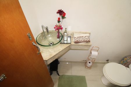 Casa de condomínio à venda com 100m², 2 quartos e 2 vagasLavabo