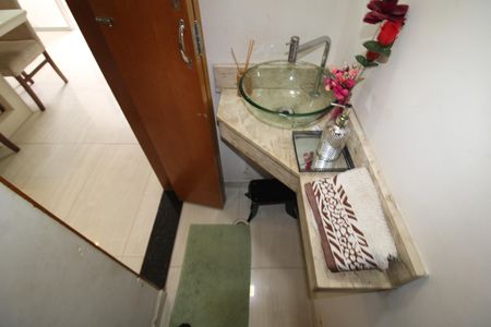 Casa de condomínio à venda com 100m², 2 quartos e 2 vagasLavabo