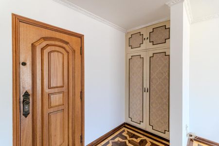 Apartamento para alugar com 160m², 3 quartos e 1 vaga Apartamento para alugar com 160m², 3 quartos e 1 vagaEntrada