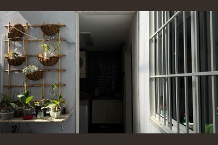 Casa à venda com 80m², 2 quartos e 1 vaga