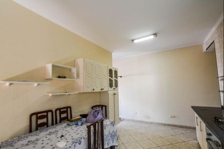 Casa para alugar com 254m², 4 quartos e 6 vagas Casa para alugar com 254m², 4 quartos e 6 vagasCozinha 1
