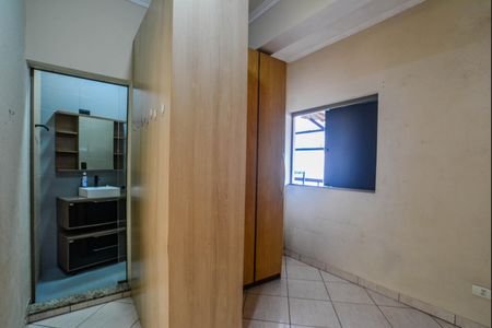 Casa para alugar com 254m², 4 quartos e 6 vagas Casa para alugar com 254m², 4 quartos e 6 vagasSuíte 1