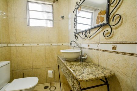 Casa para alugar com 254m², 4 quartos e 6 vagas Casa para alugar com 254m², 4 quartos e 6 vagasBanheiro Salão de Festas