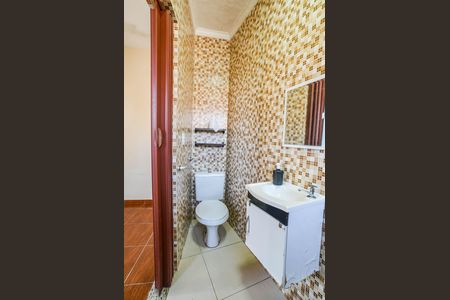 Casa para alugar com 254m², 4 quartos e 6 vagas Casa para alugar com 254m², 4 quartos e 6 vagasBanheiro da Suíte 2