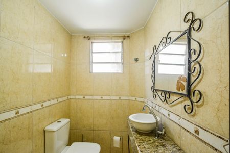 Casa para alugar com 254m², 4 quartos e 6 vagas Casa para alugar com 254m², 4 quartos e 6 vagasBanheiro Salão de Festas