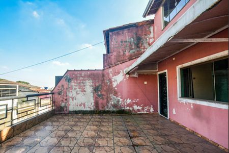 Casa para alugar com 254m², 4 quartos e 6 vagas Casa para alugar com 254m², 4 quartos e 6 vagasVaranda