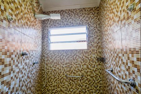 Casa para alugar com 254m², 4 quartos e 6 vagas Casa para alugar com 254m², 4 quartos e 6 vagasBanheiro da Suíte 2