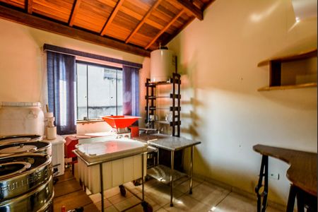 Casa para alugar com 254m², 4 quartos e 6 vagas Casa para alugar com 254m², 4 quartos e 6 vagasSalão de Festas