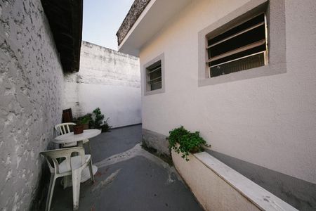 Casa para alugar com 42m², 1 quarto e sem vaga Casa para alugar com 42m², 1 quarto e sem vagaQuintal