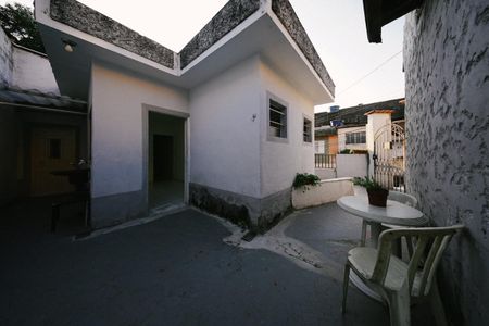 Casa para alugar com 42m², 1 quarto e sem vaga Casa para alugar com 42m², 1 quarto e sem vagaQuintal